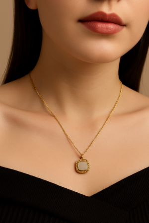 Ivory Glow Pendant Necklace 🤍🌟