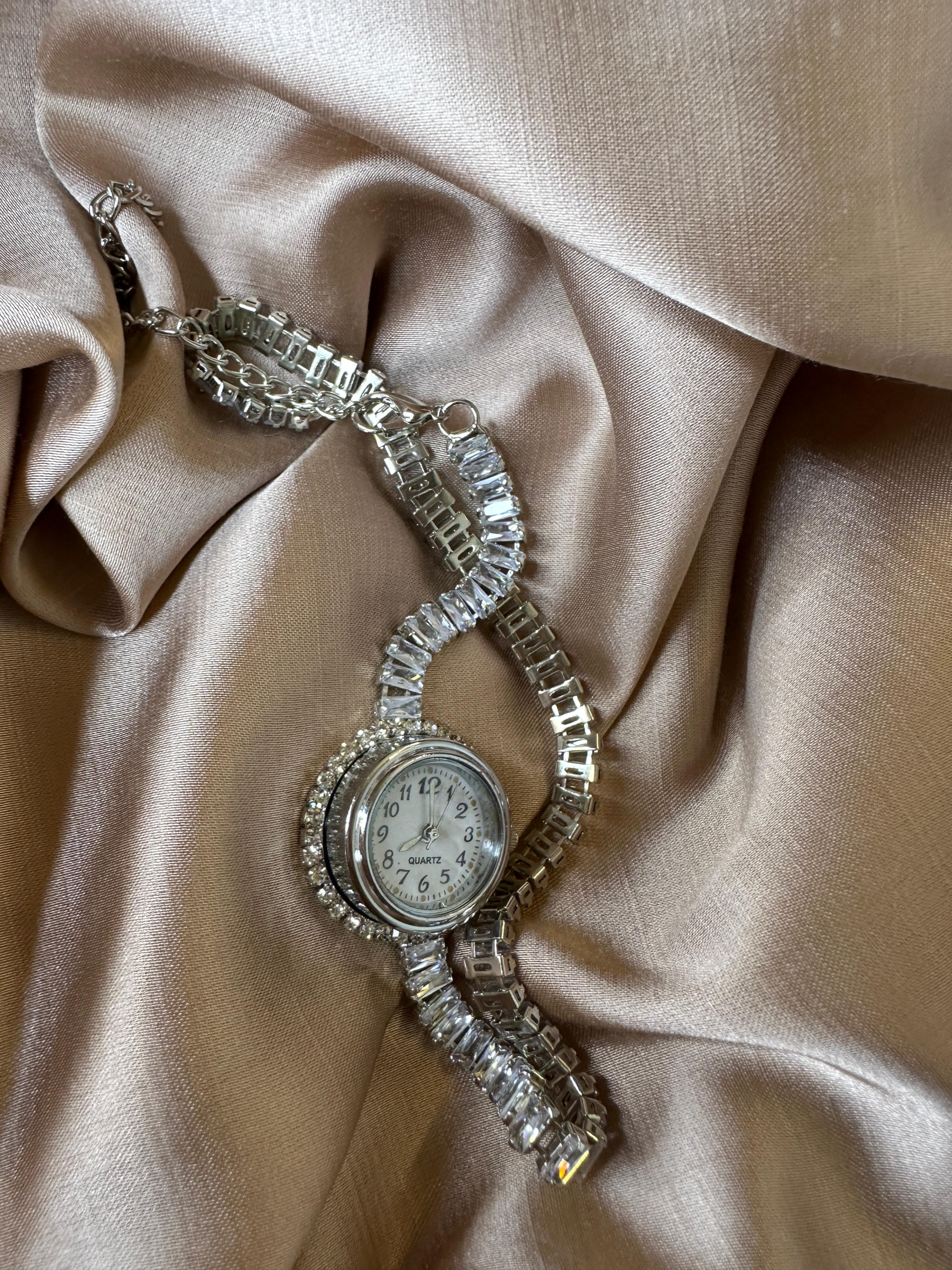 Crystal Gleam Silver Watch ⌚💎