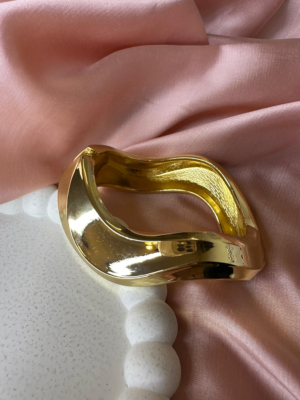 Golden Flow Bracelet 🌊✨