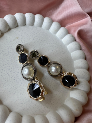 Regal Noir Pearl Hair Grips