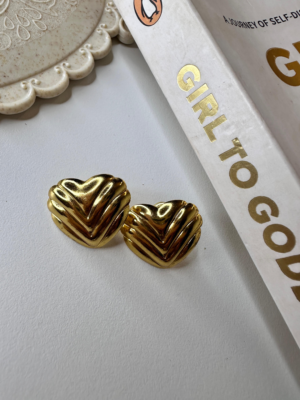 Heartbeat Studs 💛