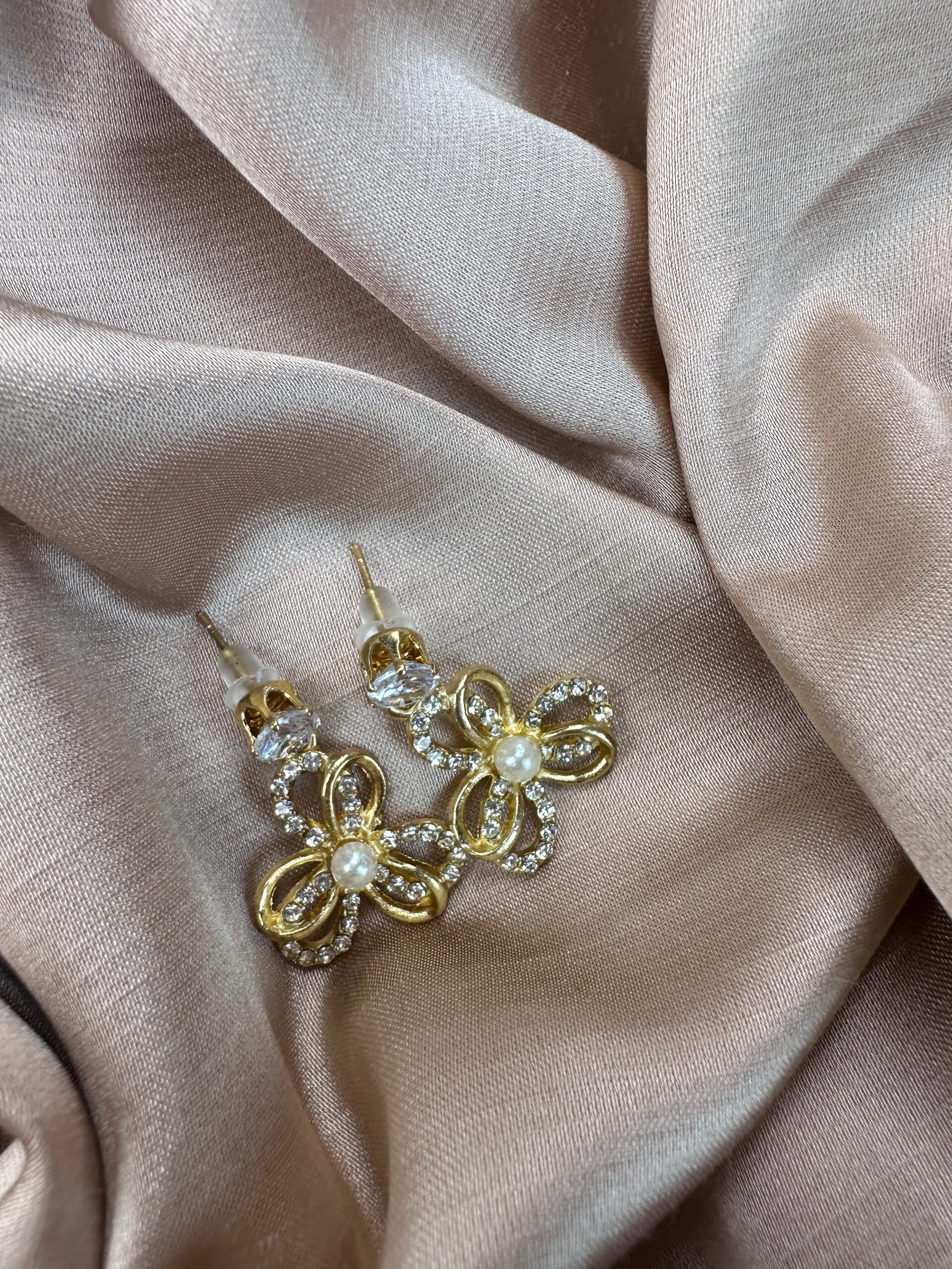 Rhinestone Clover Pearl Drops 🍀✨