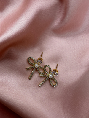 Dainty Pearl Studs 🎀✨