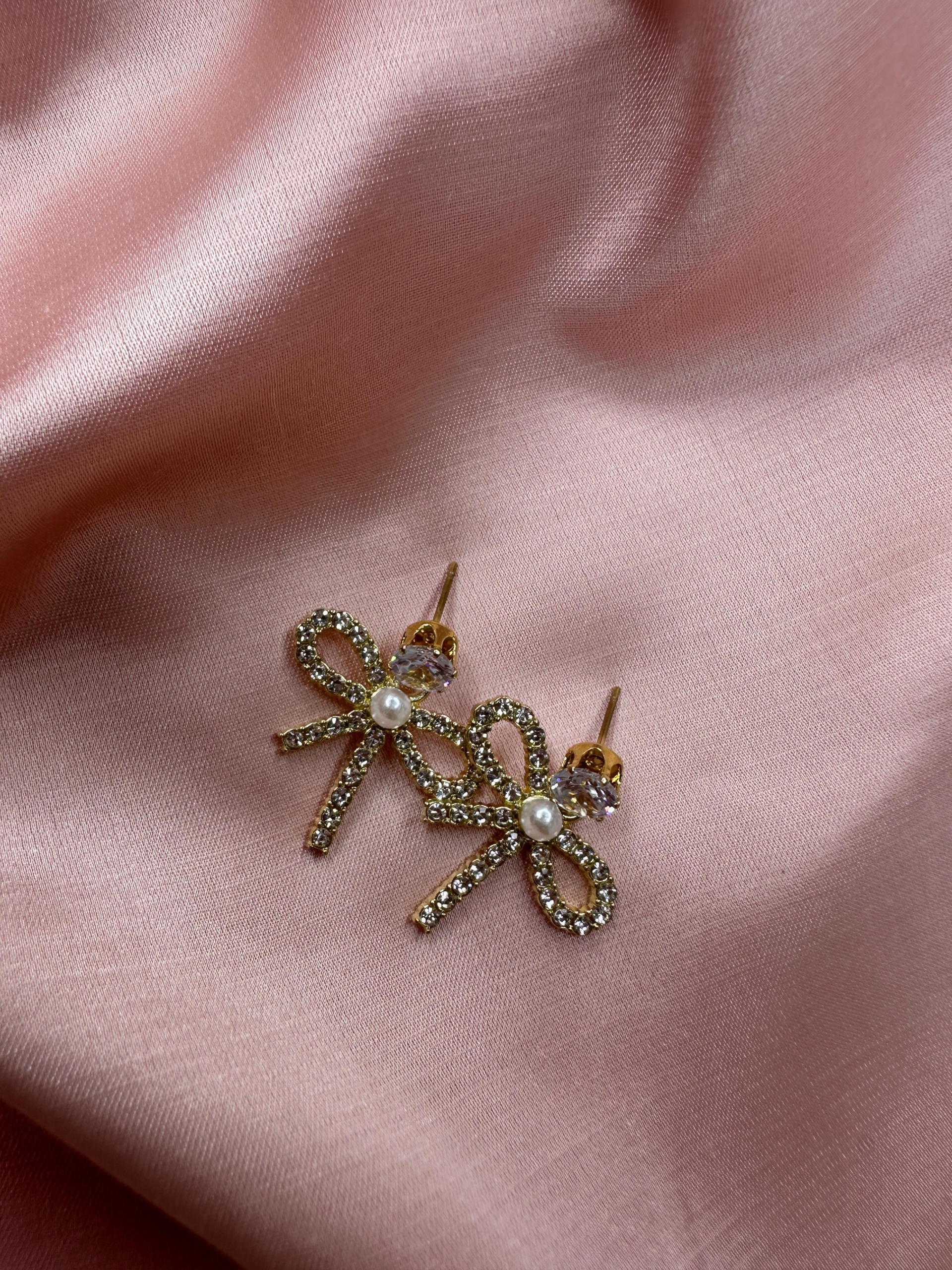Dainty Pearl Studs 🎀✨