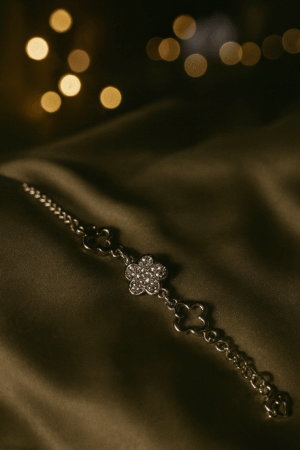 ✨ Silver Clover Charm Bracelet 🤍