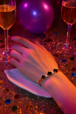 Midnight Clover Anti-Tarnish Bracelet
