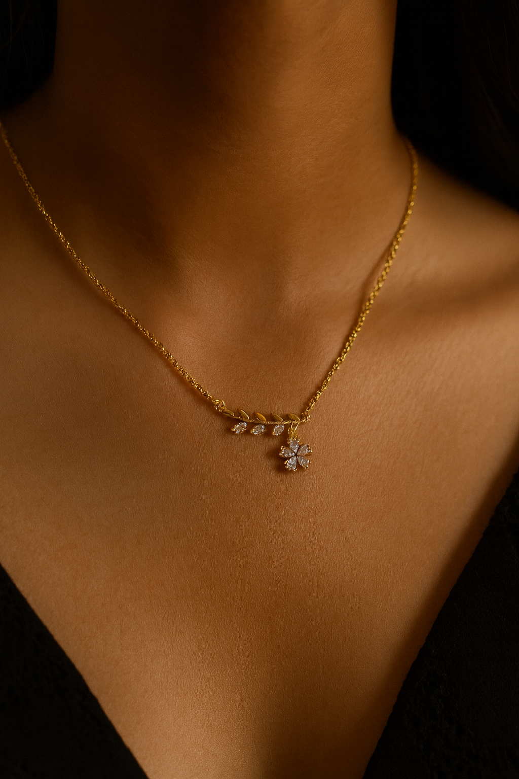 Floral Shine Pendant Necklace