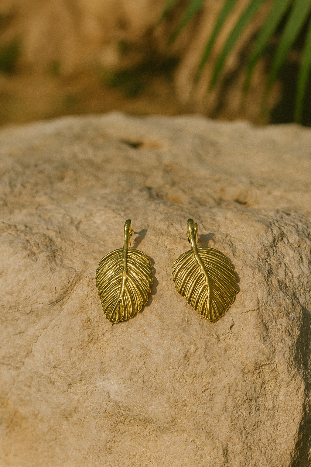 🍂 Golden Leaf Drop Earrings
