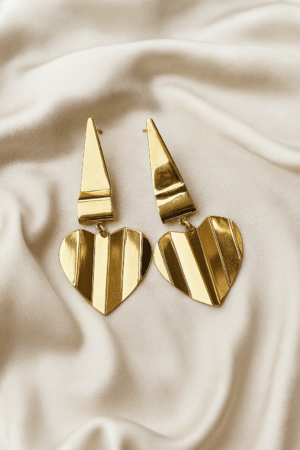 💛 Bold Heart Gleam Earrings