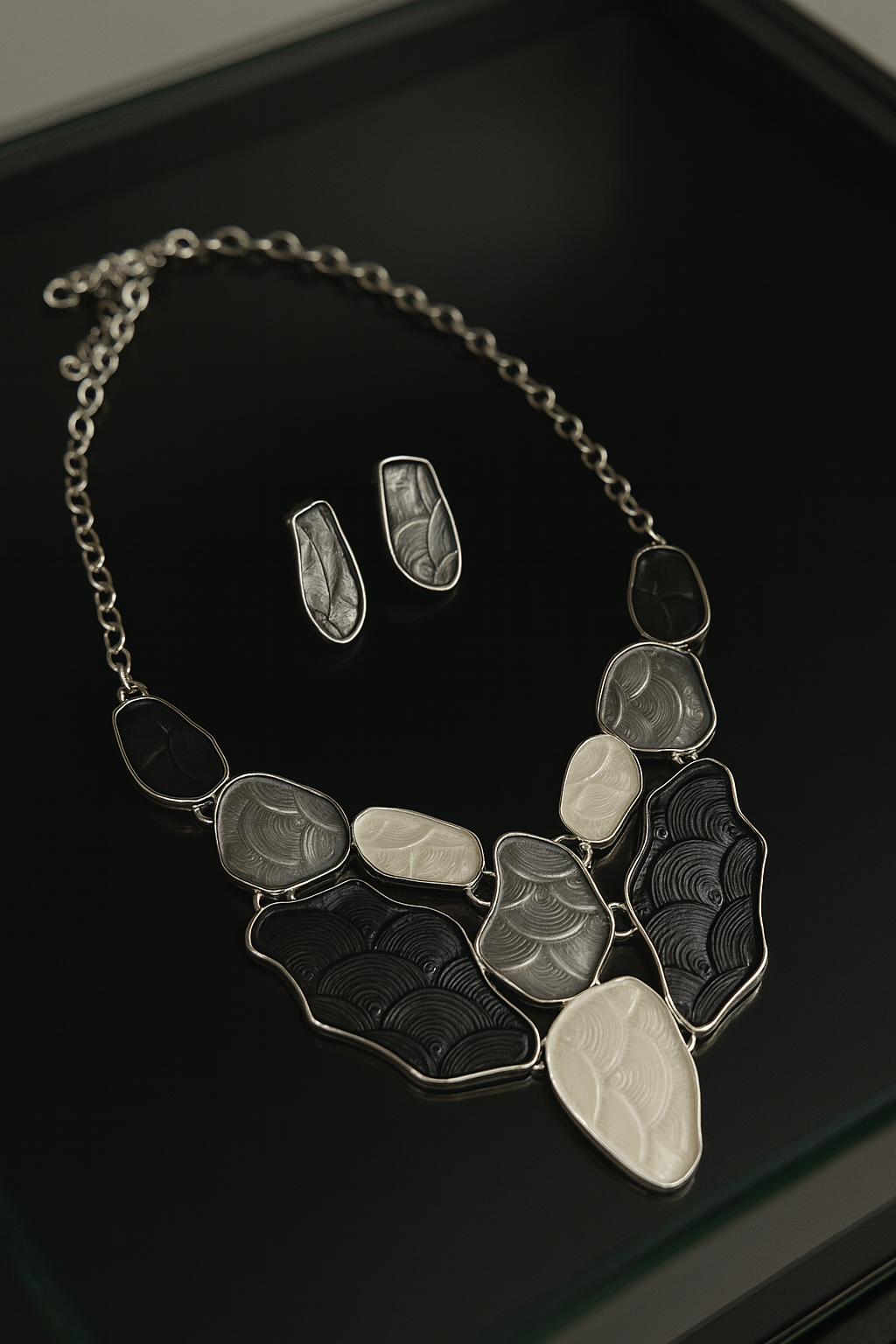🖤 Monochrome Enamel Elegance Jewelry Set