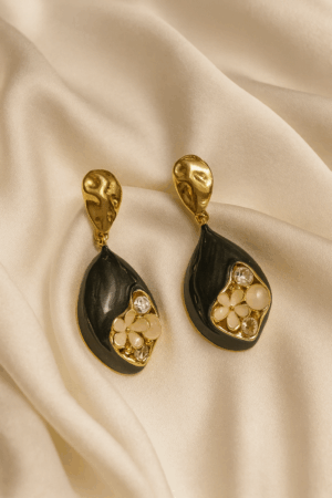 🖤 Midnight Bloom Drop Earrings