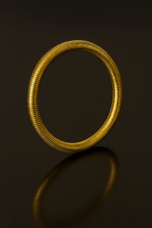 💛 Classic Coil Anti-Tarnish Bracelet