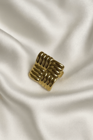 💛 Textured Bold Anti-Tarnish Ring
