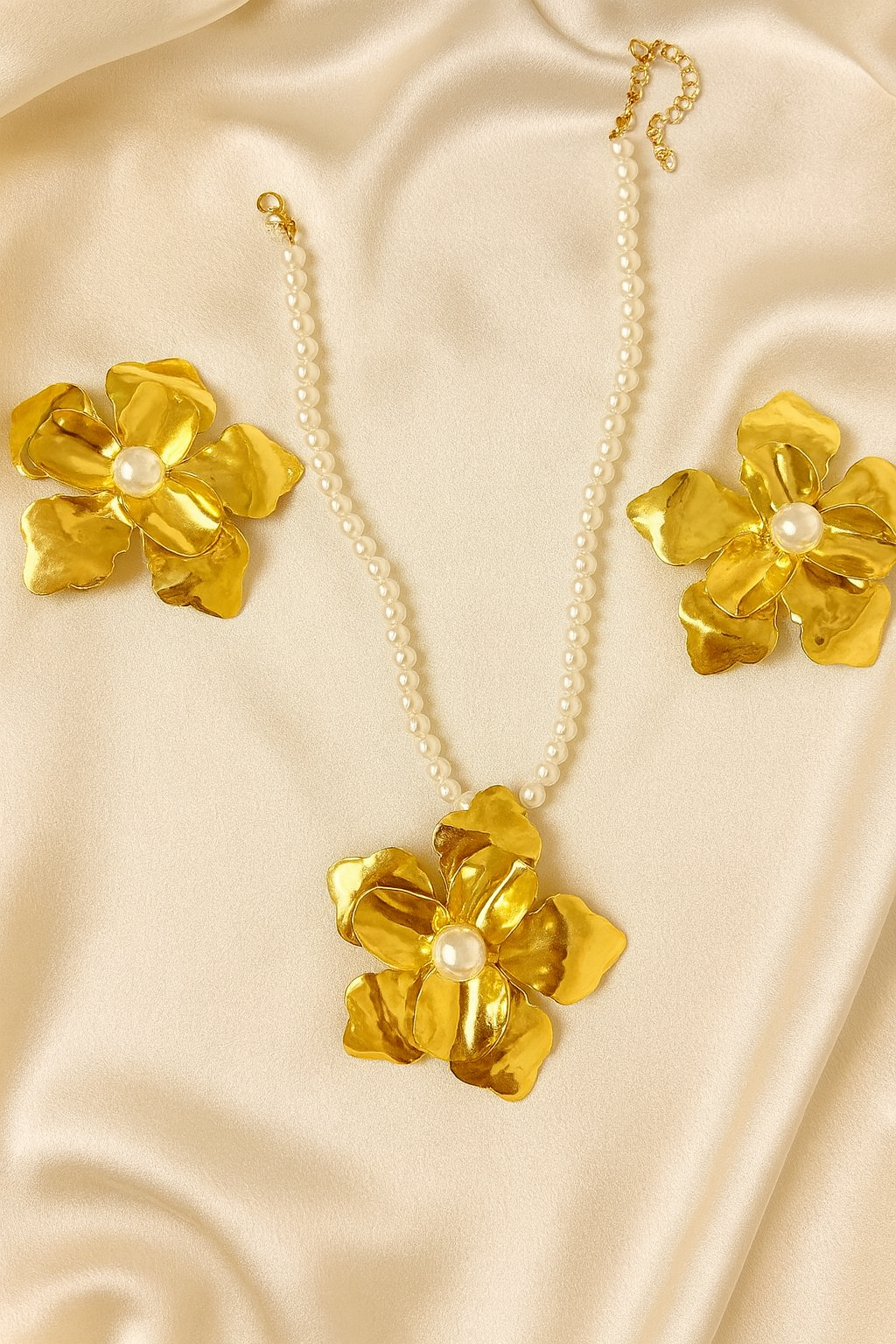🌸 Golden Bloom Pearl Set