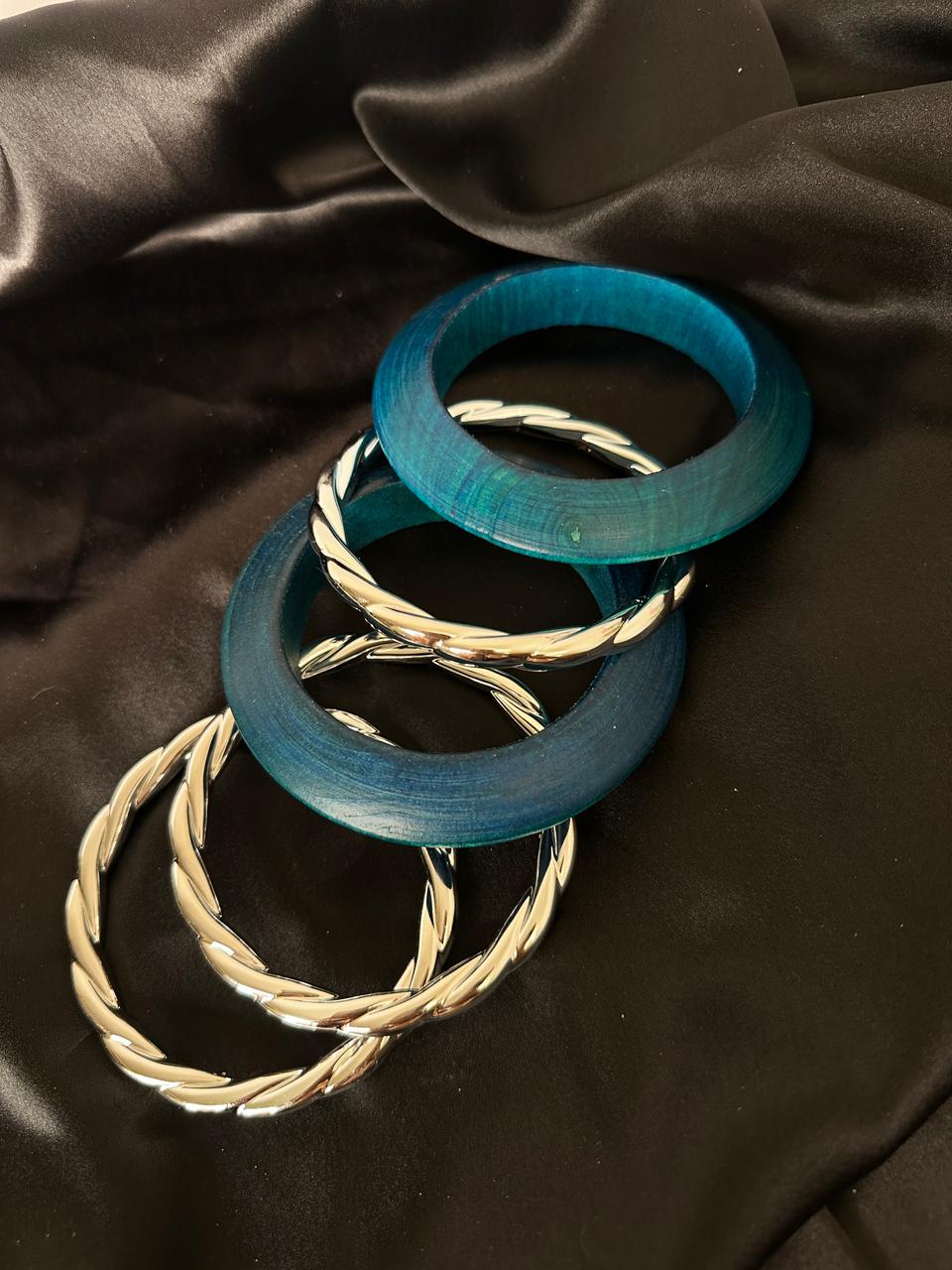 💙 Ocean Twist Bracelet Stack